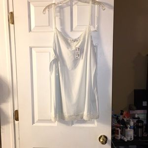New with tags Avenue camisole white size 30/32